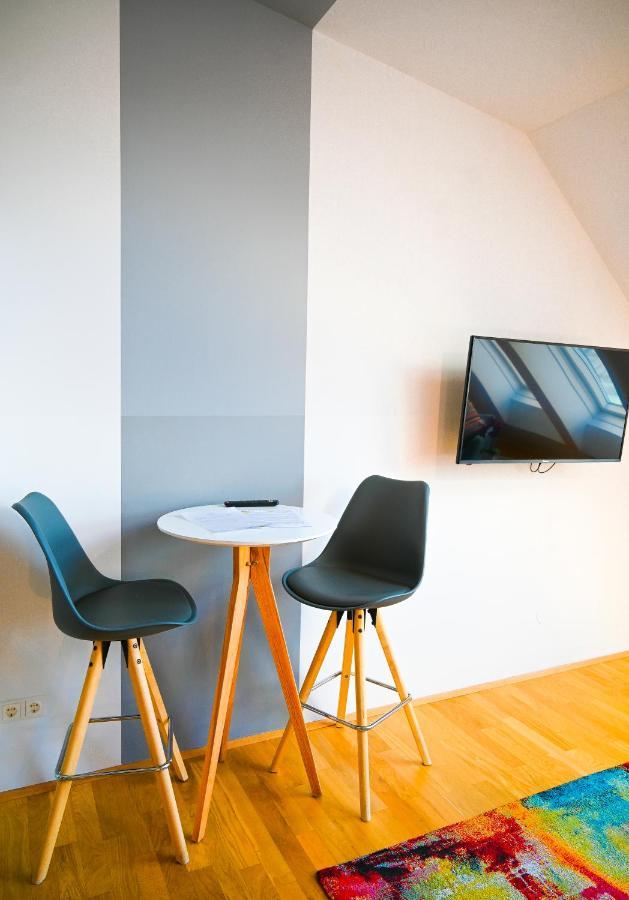 Backpacker Apartment Schoenbrunn Відень Екстер'єр фото