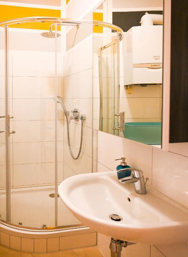 Backpacker Apartment Schoenbrunn Відень Екстер'єр фото